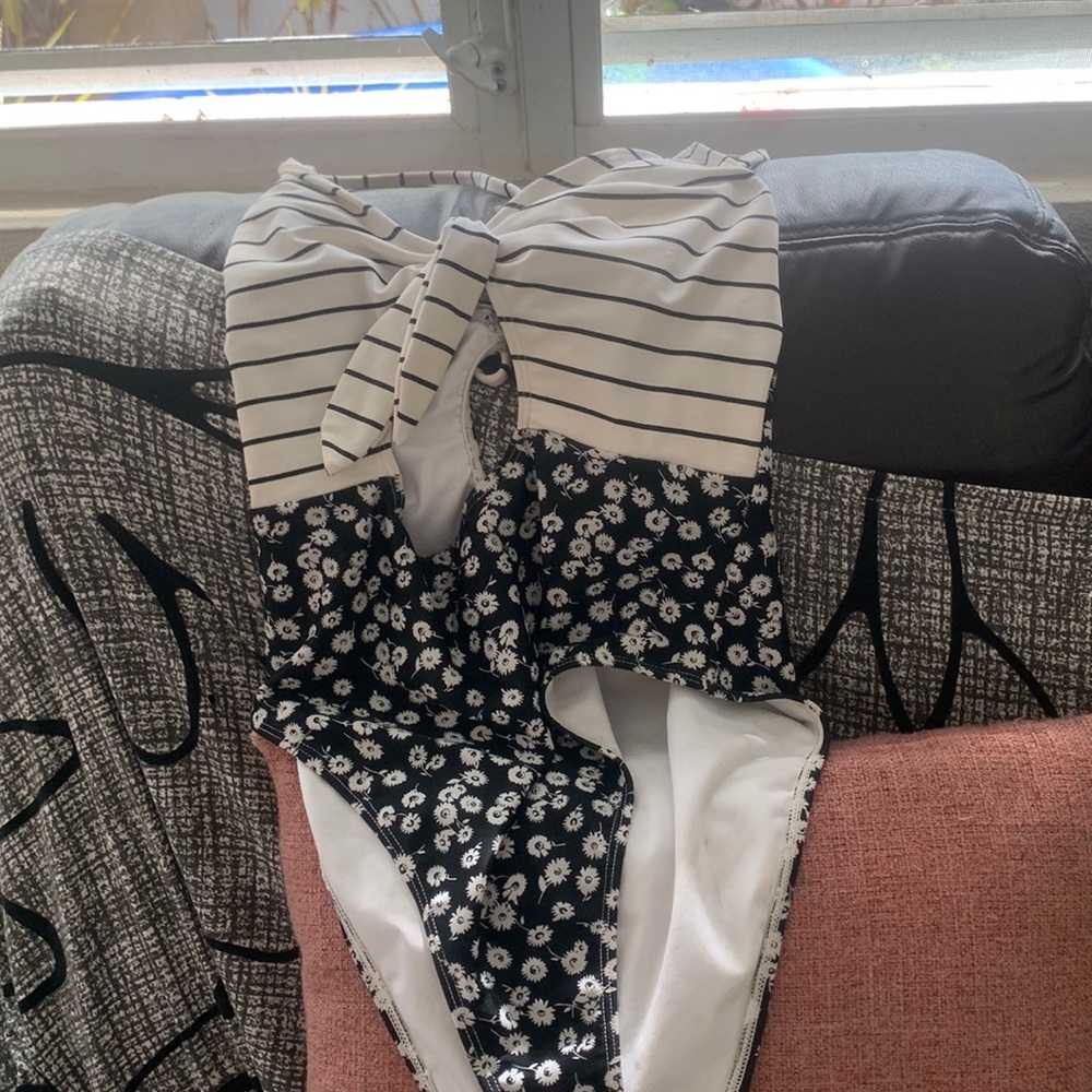 Forever 21 white/black swimsuit